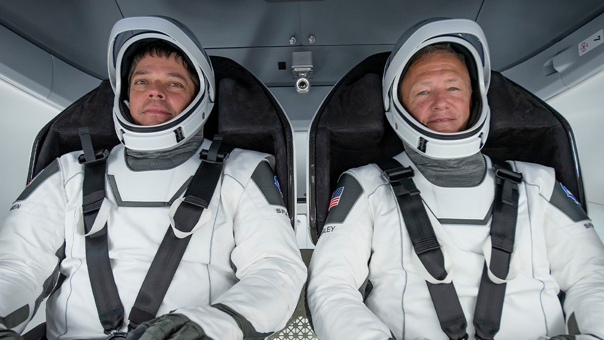 รูปภาพในบทความ การทดสอบ Crew Dragon จุดเริ่มต้นการส่งนักบินสู่สถานีอวกาศนานาชาติของ SpaceX